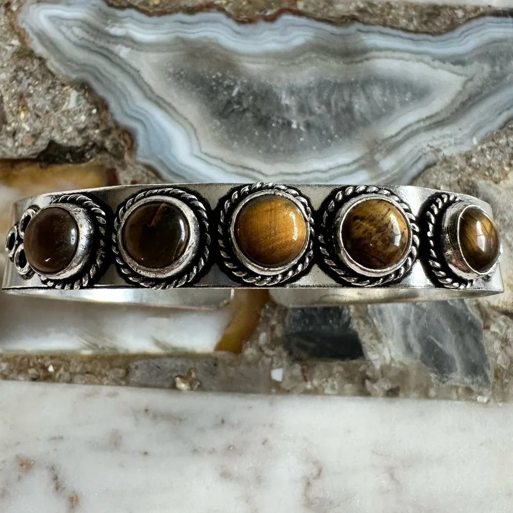 2140 Elegant Silver and Brown Tiger’s Eye Stone Bracelet